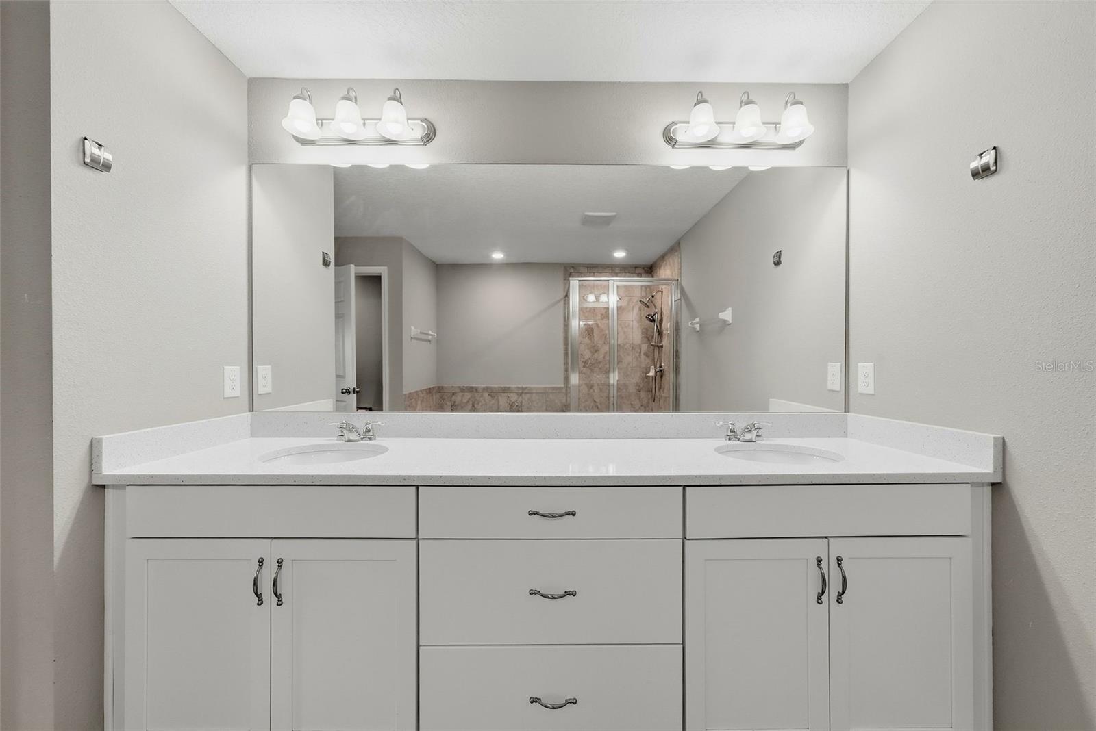18924 ULMUS ST — photo 33