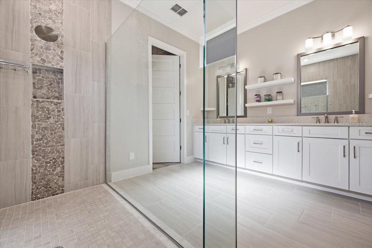 2110 E 6TH ST W — photo 22