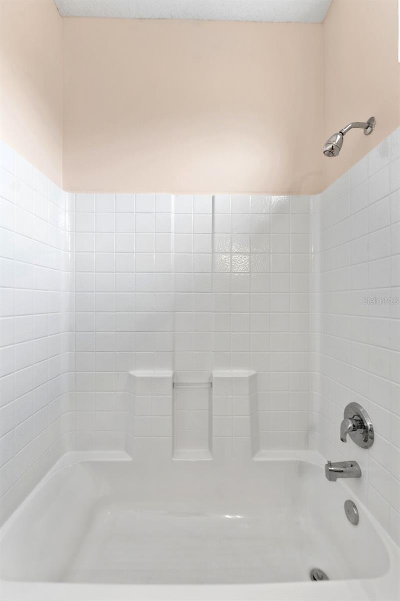 7606 BERNA LN — photo 24