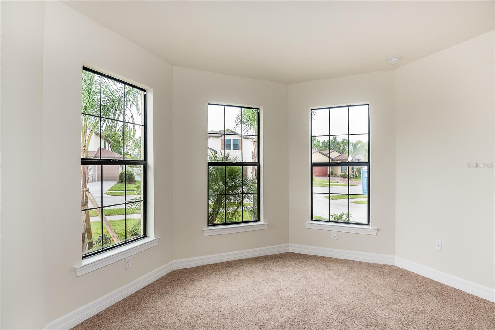 2558 SHERMAN OAK DR — photo 5