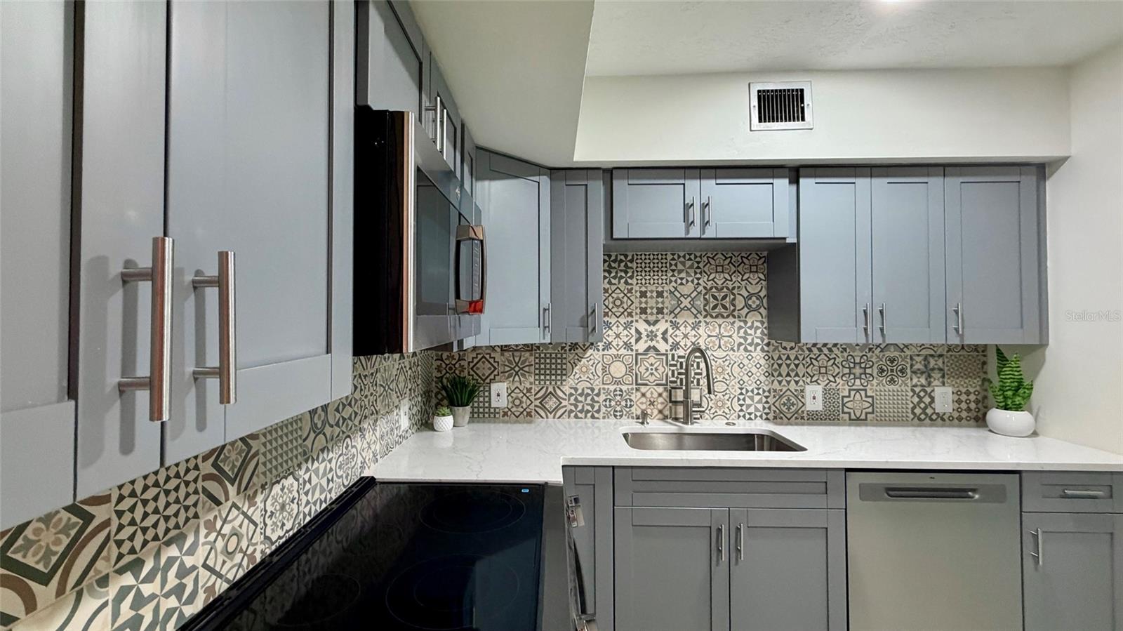 2454 AUSTRALIA WAY E #32 — photo 25