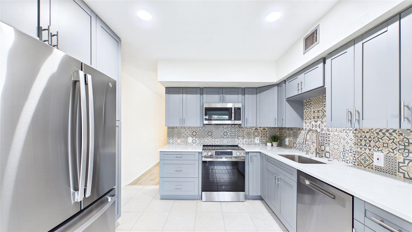 2454 AUSTRALIA WAY E #32 — photo 20