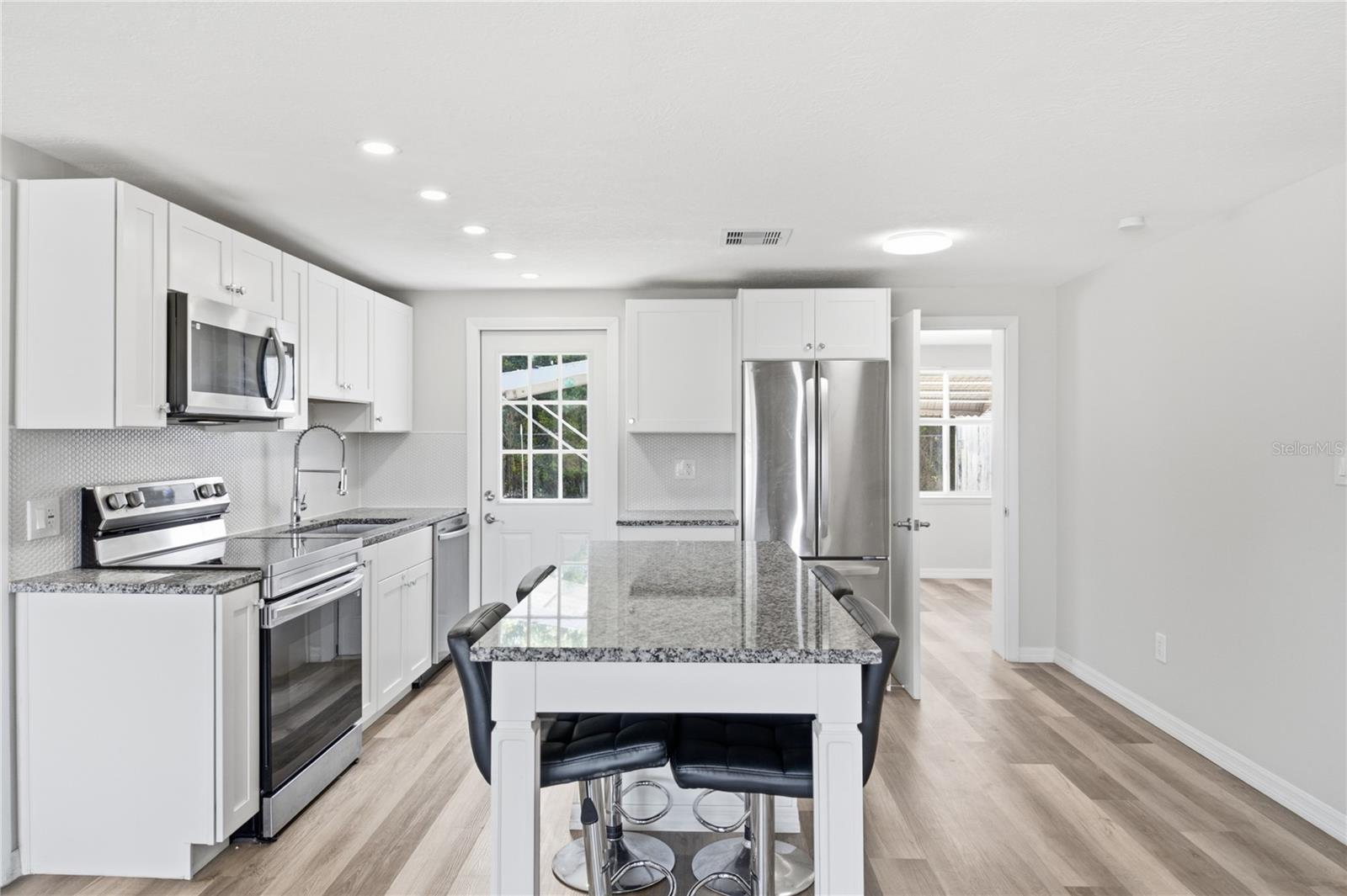 4810 GUARDIAN AVE — photo 5