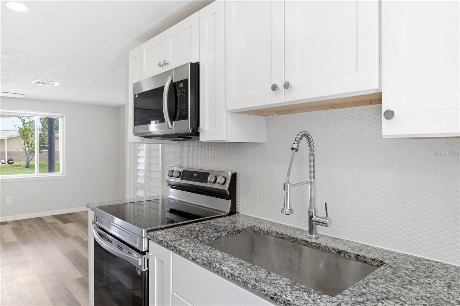 4810 GUARDIAN AVE — photo 12