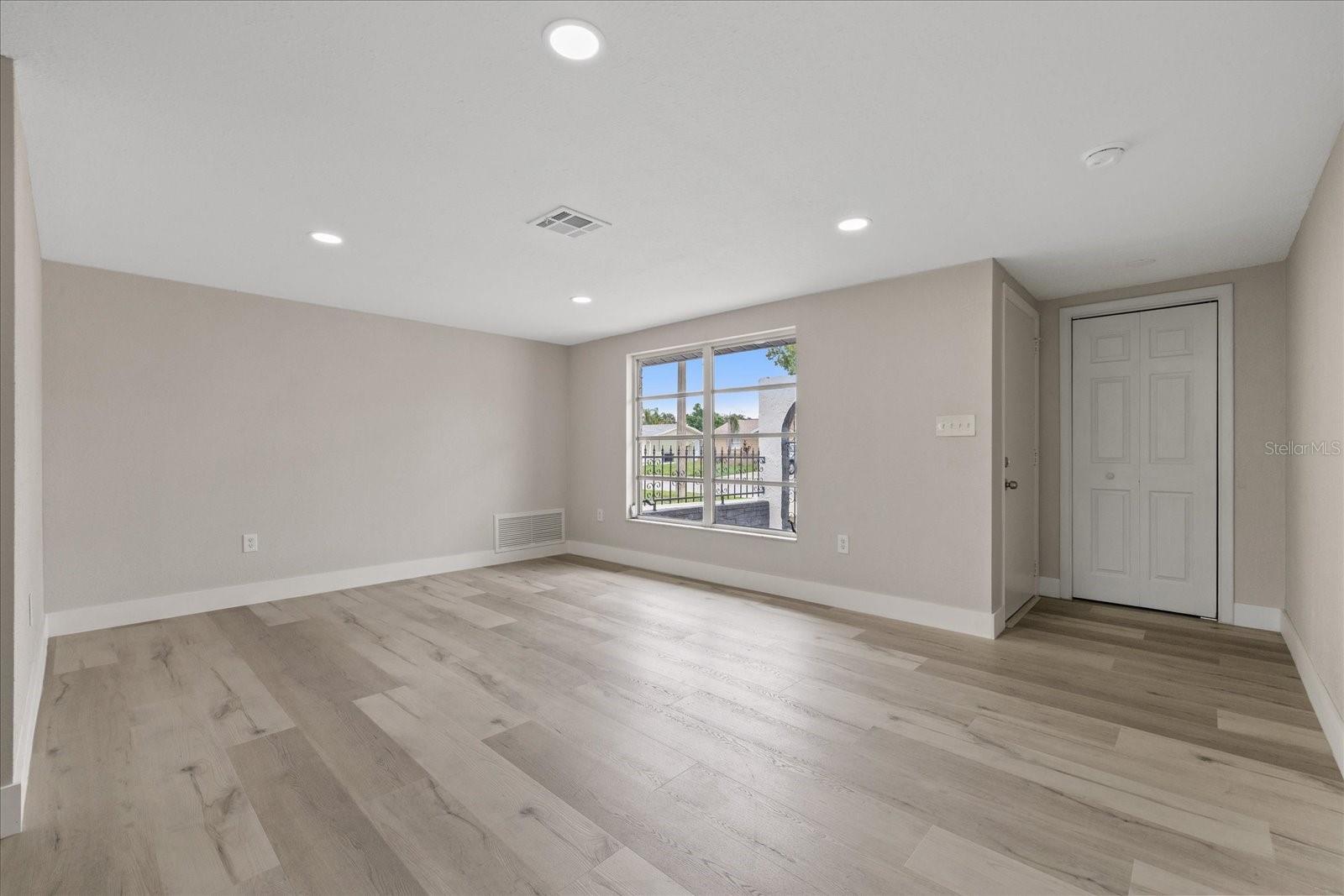 9401 GLEN MOOR LN — photo 11