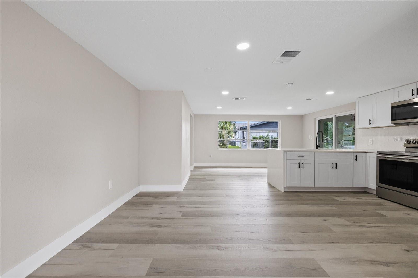 9401 GLEN MOOR LN — photo 12