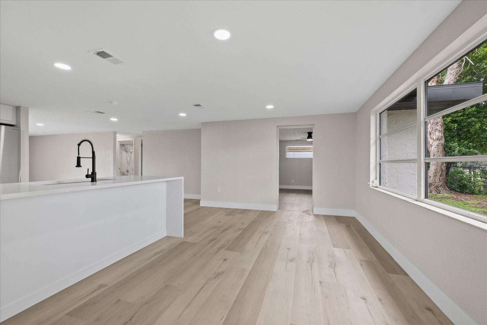 9401 GLEN MOOR LN — photo 29