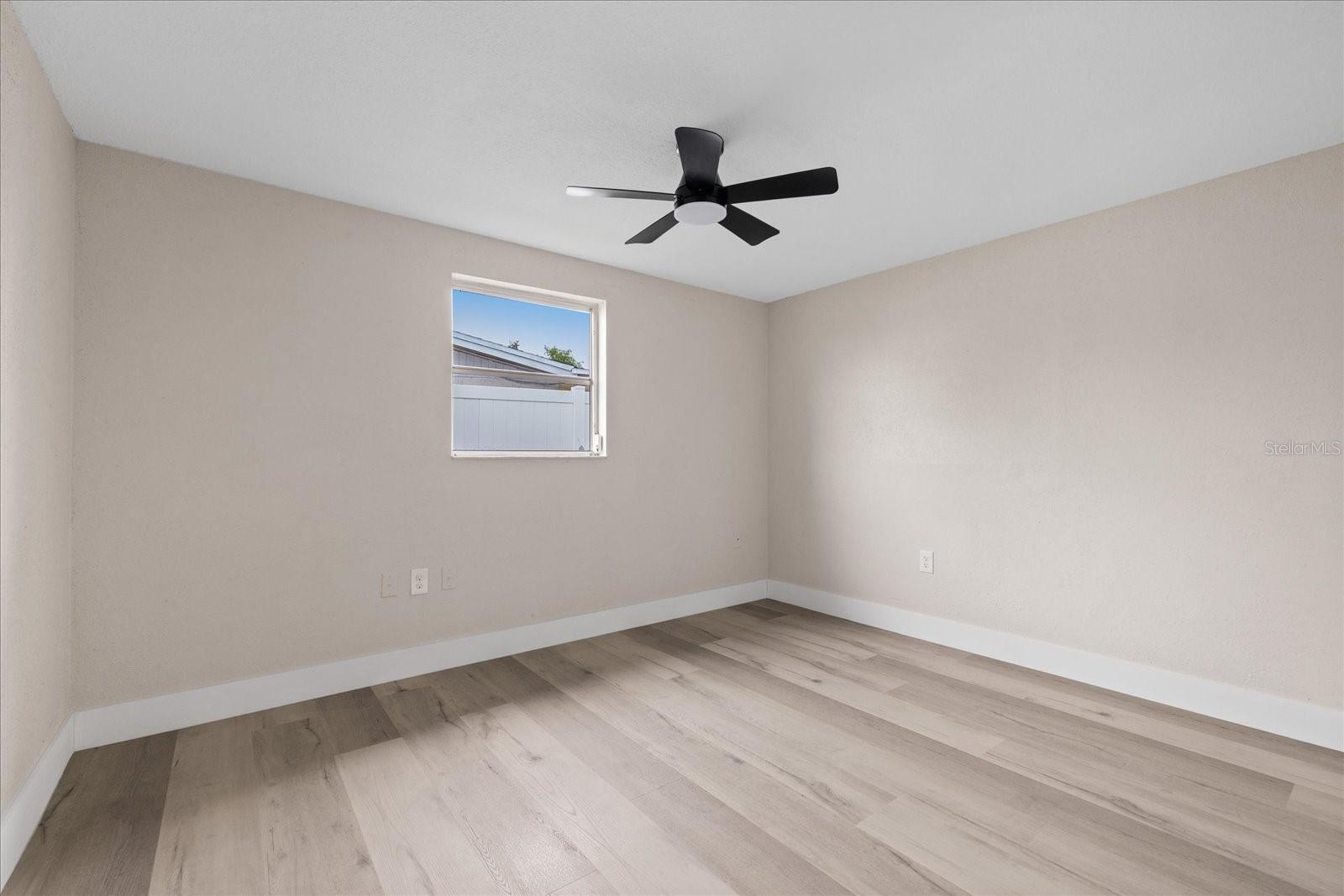 9401 GLEN MOOR LN — photo 16