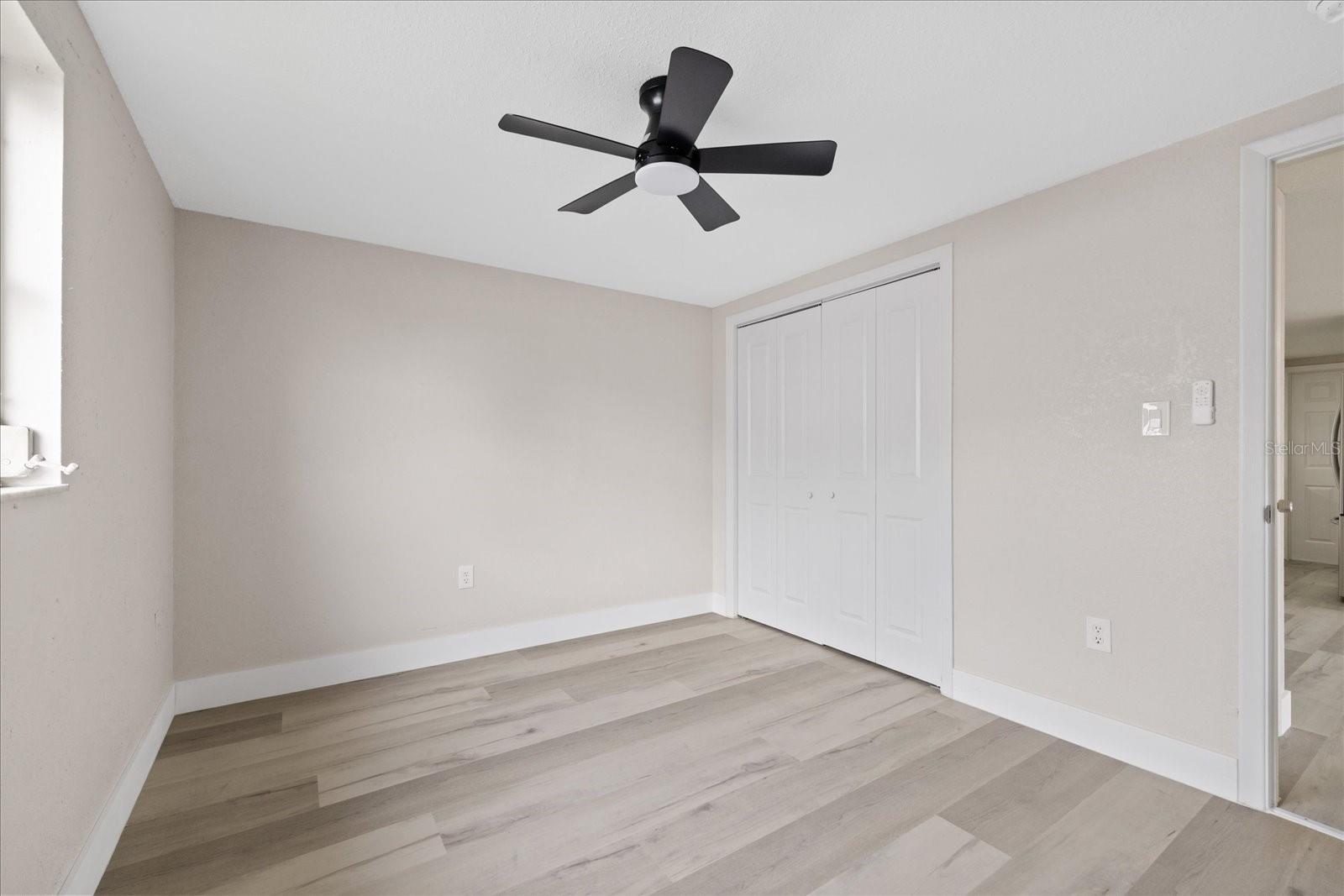 9401 GLEN MOOR LN — photo 15