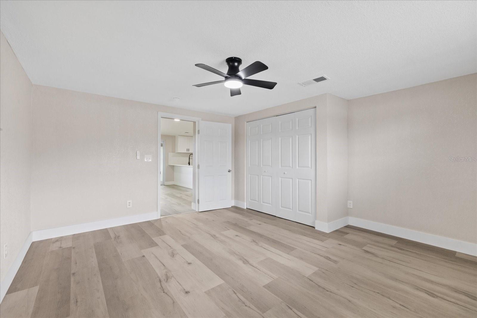 9401 GLEN MOOR LN — photo 31