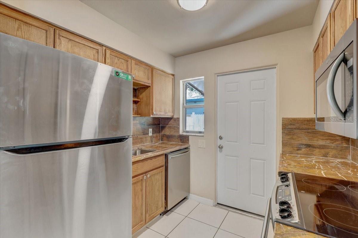 2901 DR MARTIN LUTHER KING JR ST S — photo 23