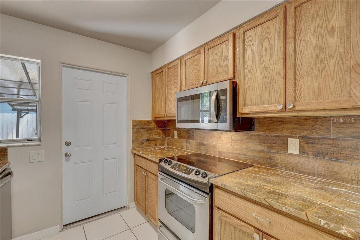 2901 DR MARTIN LUTHER KING JR ST S — photo 21