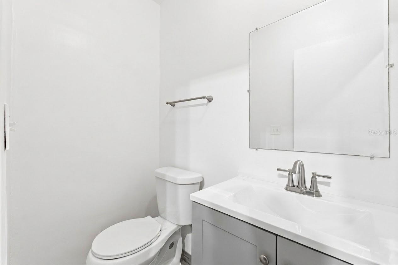2048 JEFFERSON AVE — photo 19