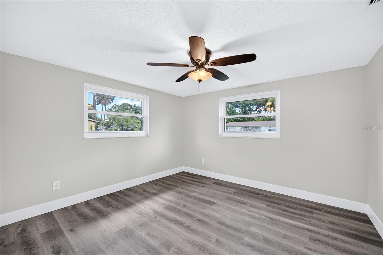 5627 BERLIN DR — photo 33