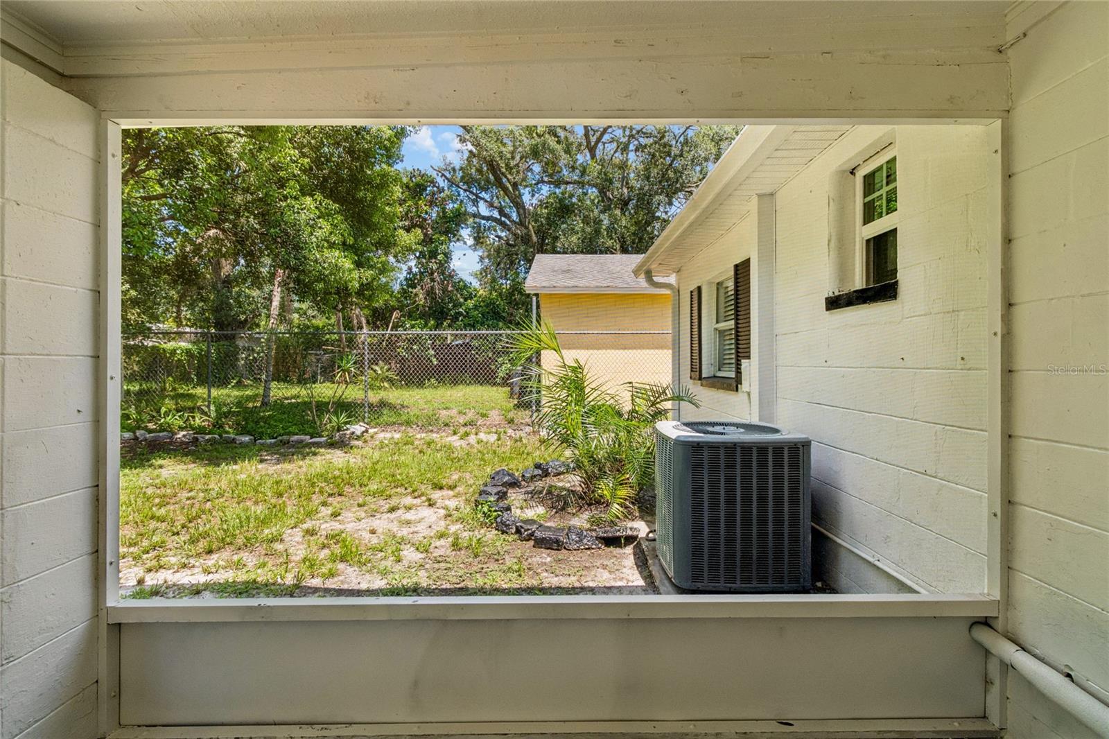 1614 E MAPLE AVE — photo 48