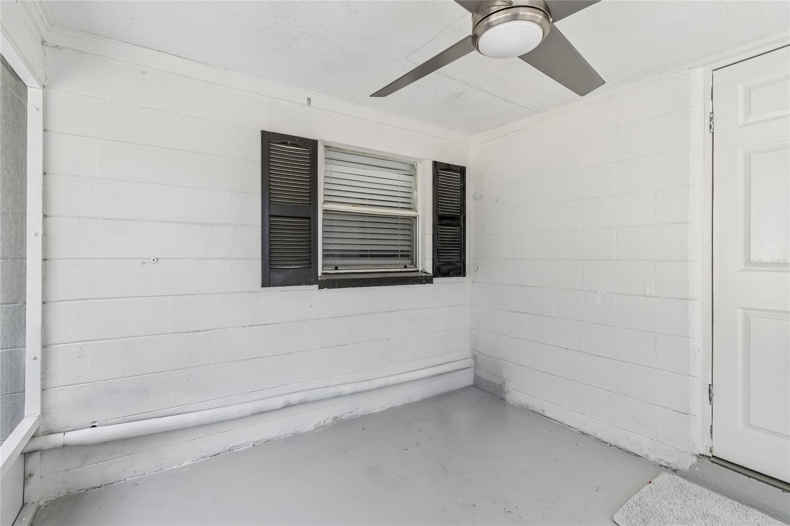 1614 E MAPLE AVE — photo 45