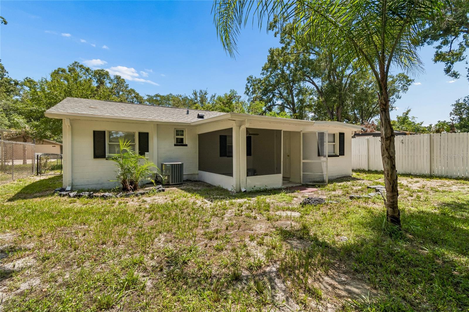 1614 E MAPLE AVE — photo 58