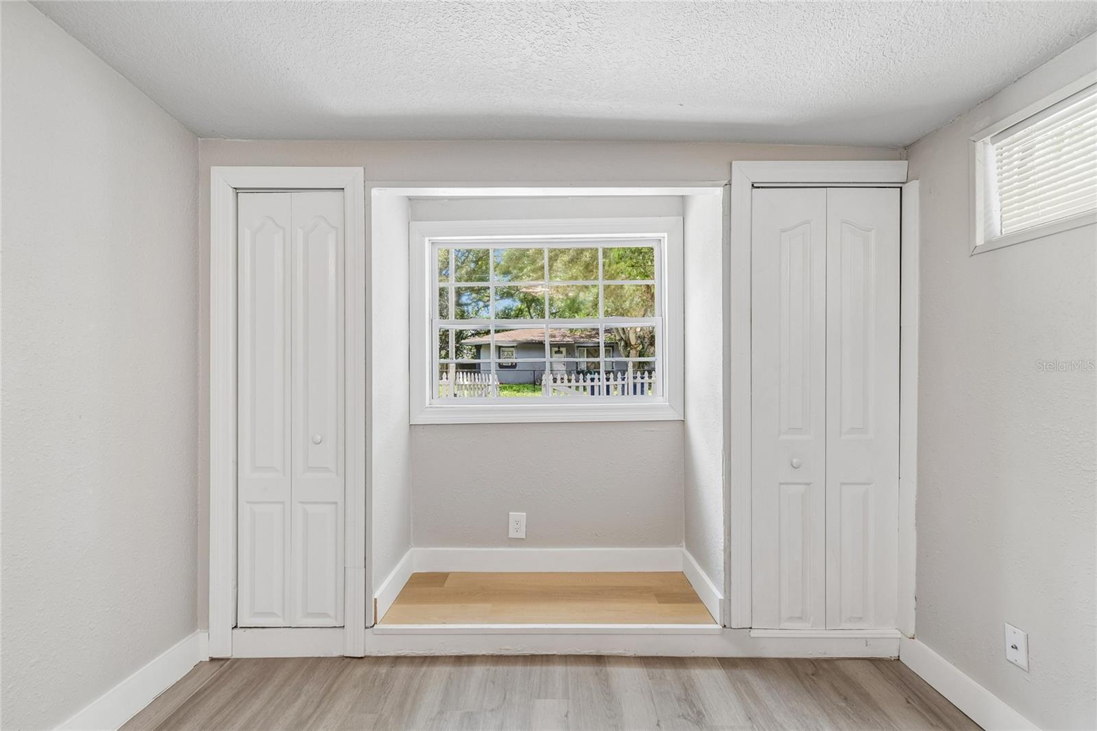 1614 E MAPLE AVE — photo 38