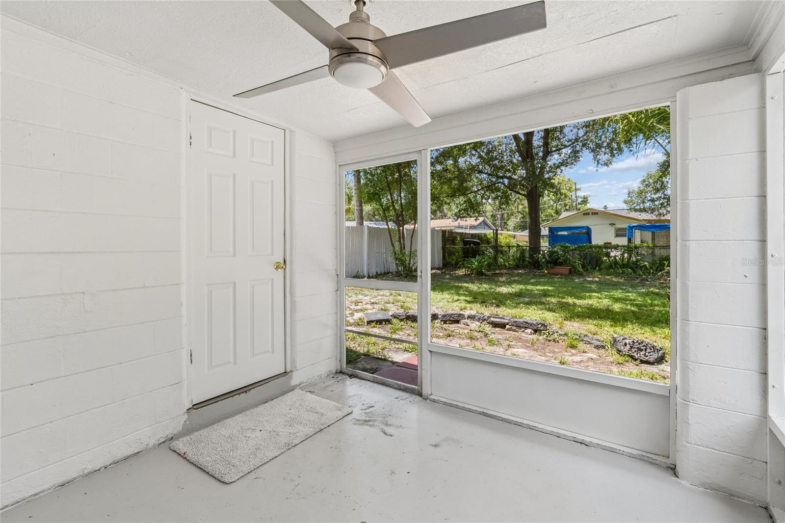 1614 E MAPLE AVE — photo 47