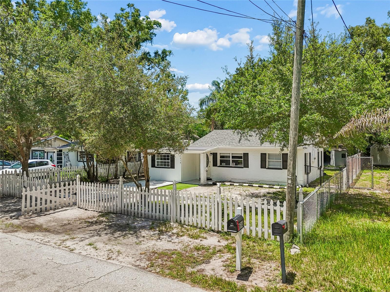 1614 E MAPLE AVE — photo 59