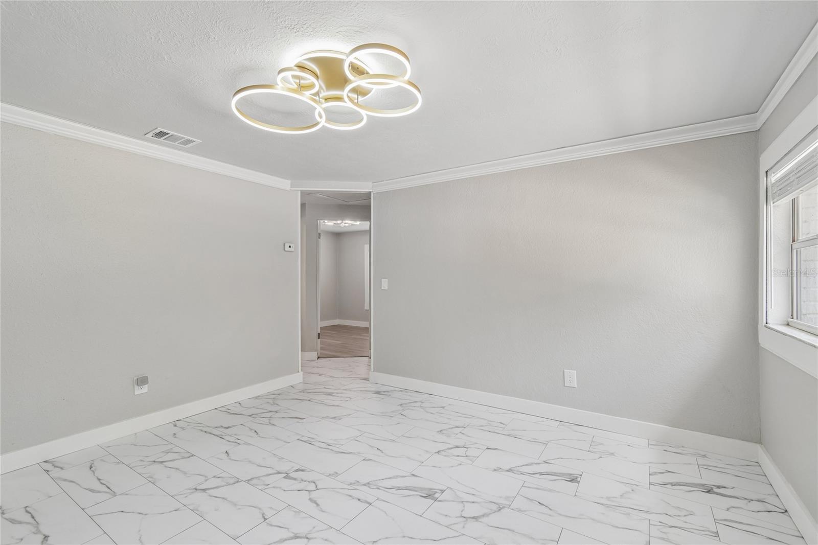 1614 E MAPLE AVE — photo 11