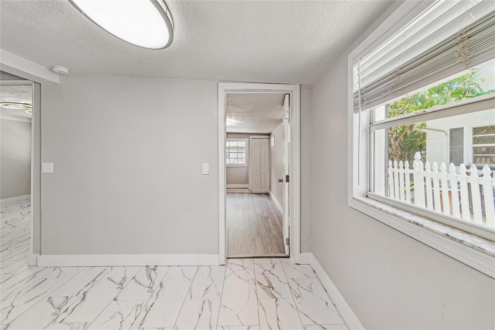 1614 E MAPLE AVE — photo 34