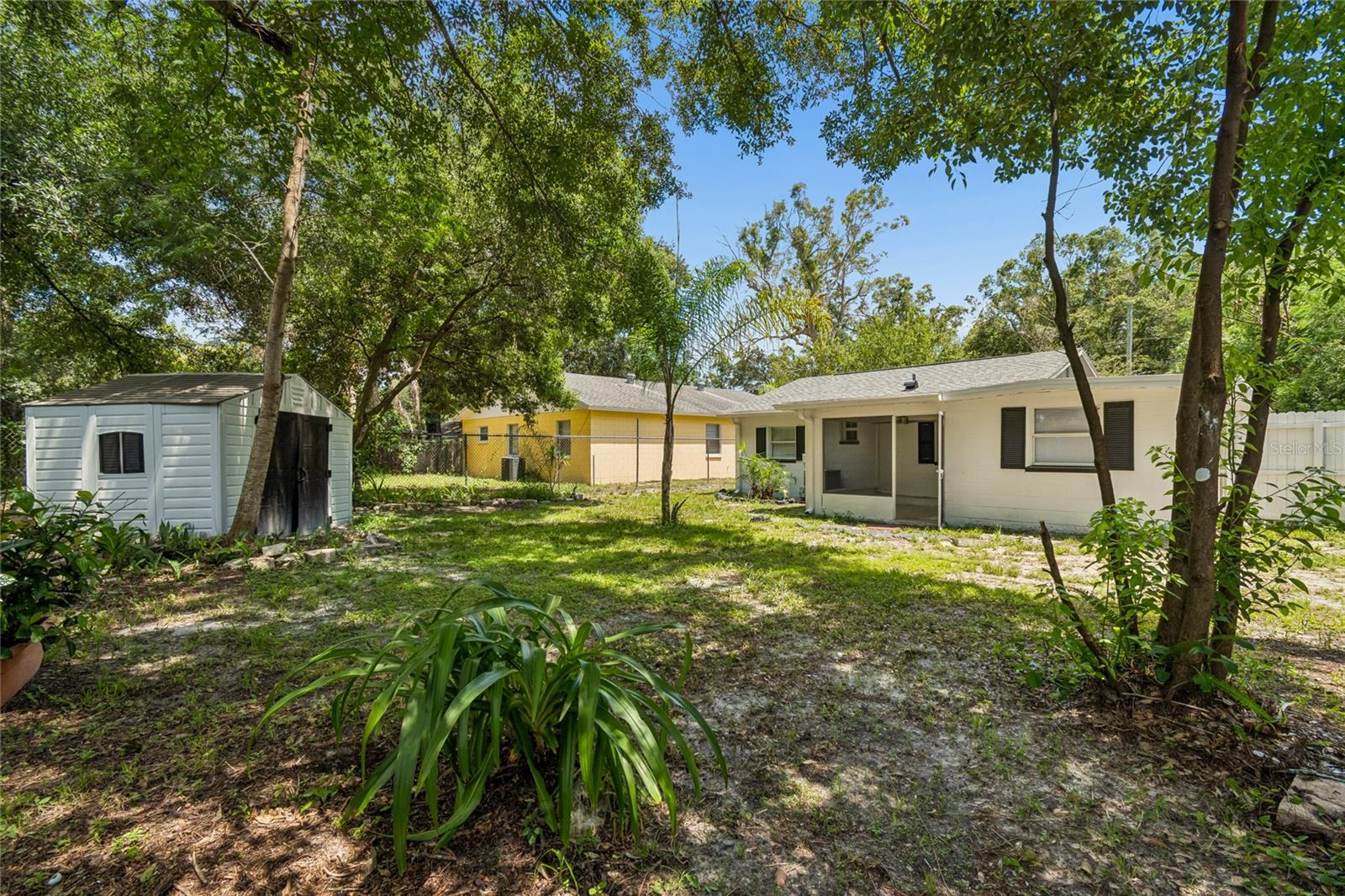 1614 E MAPLE AVE — photo 56