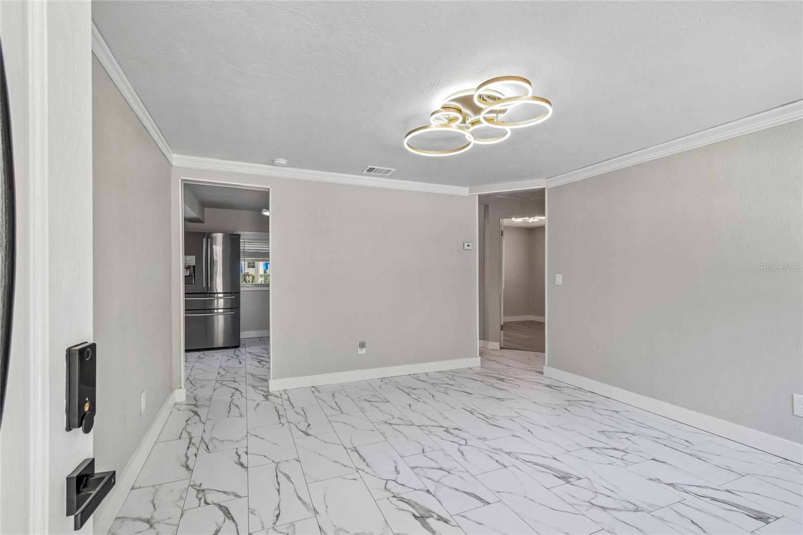 1614 E MAPLE AVE — photo 9