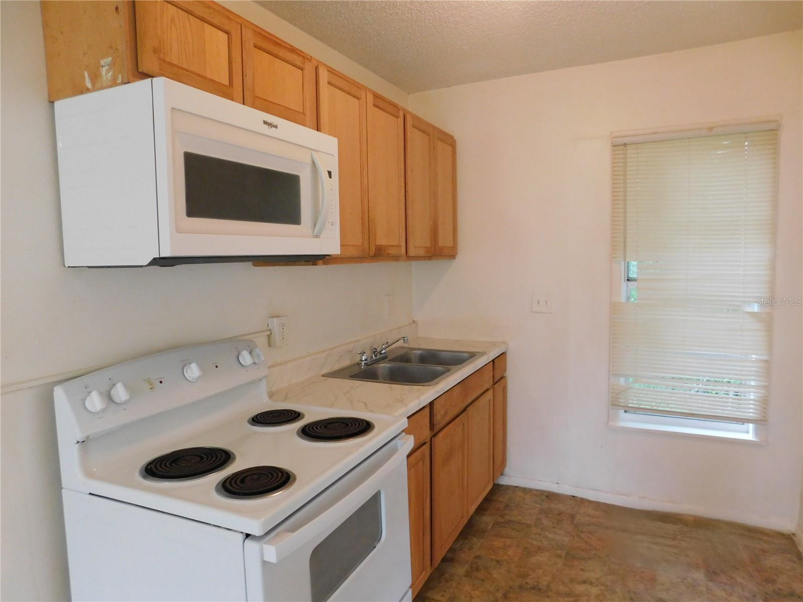 1402 MALUHIA DR — photo 22