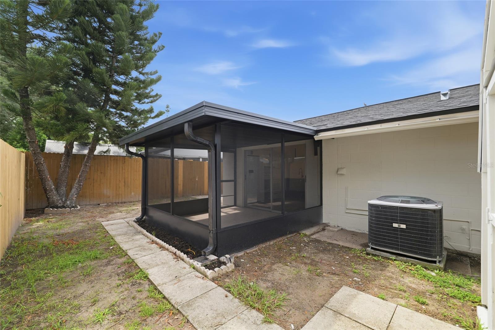 8602 BRIAR GROVE CIR — photo 21