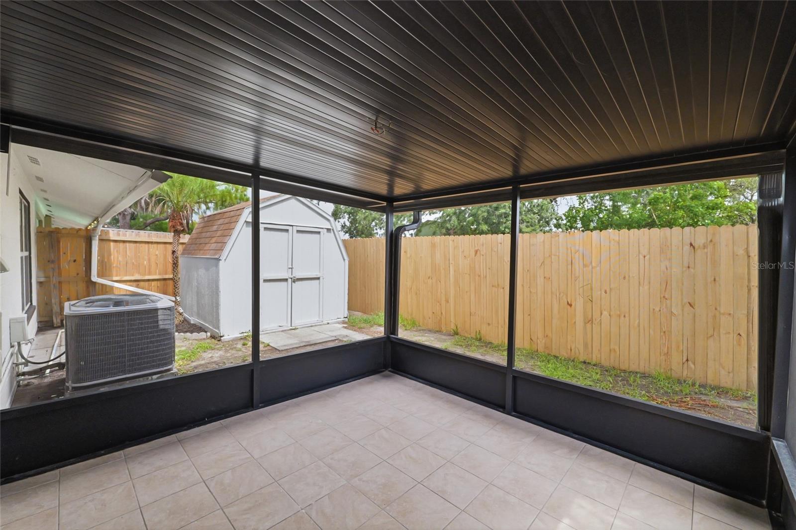 8602 BRIAR GROVE CIR — photo 18