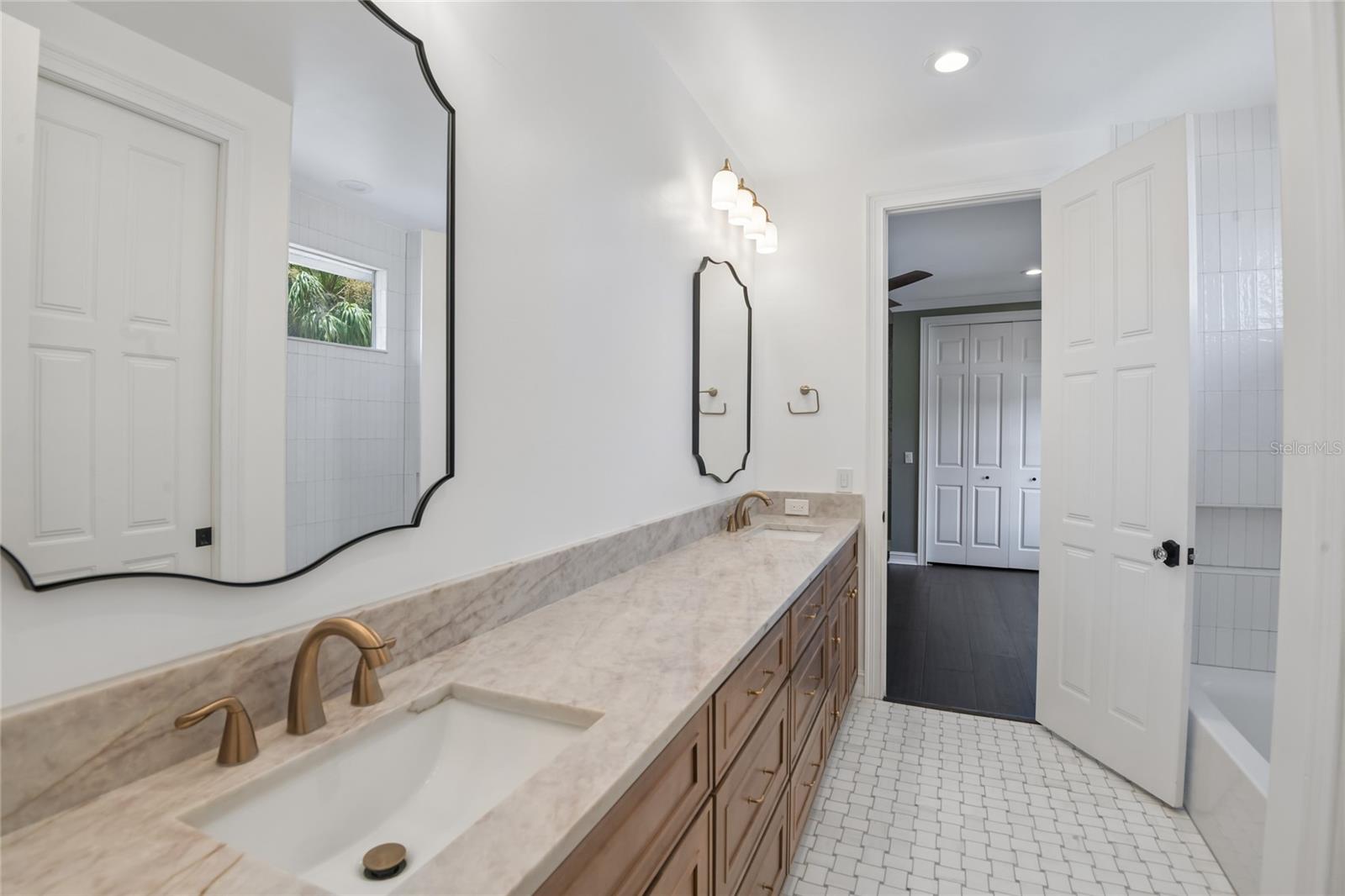 5105 W NEPTUNE WAY — photo 32