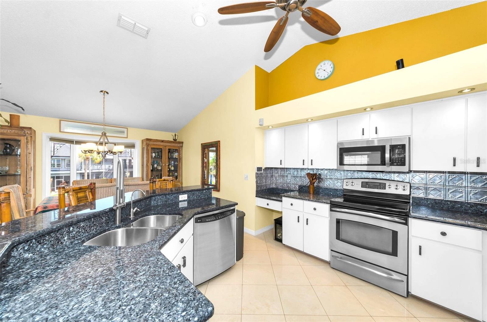 8001 BRIGHTON DR — photo 36