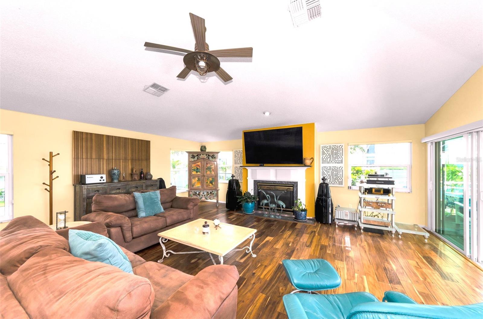 8001 BRIGHTON DR — photo 32