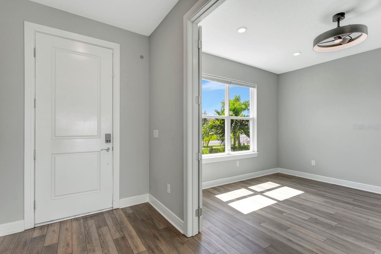 9909 LONGMEADOW AVE — photo 3