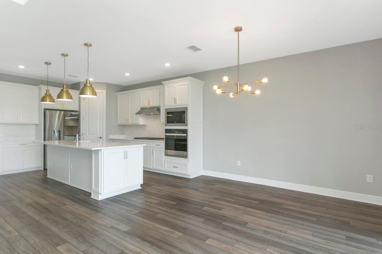 9909 LONGMEADOW AVE — photo 10