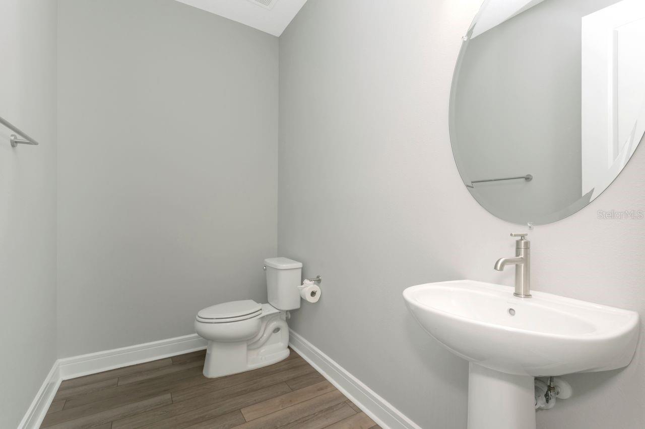 9909 LONGMEADOW AVE — photo 34