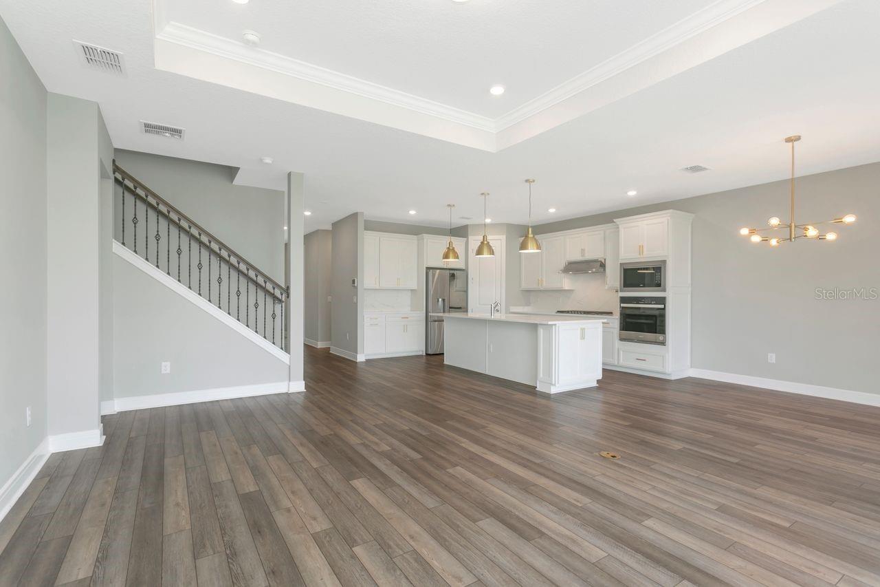9909 LONGMEADOW AVE — photo 16