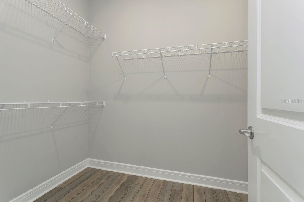 9909 LONGMEADOW AVE — photo 21