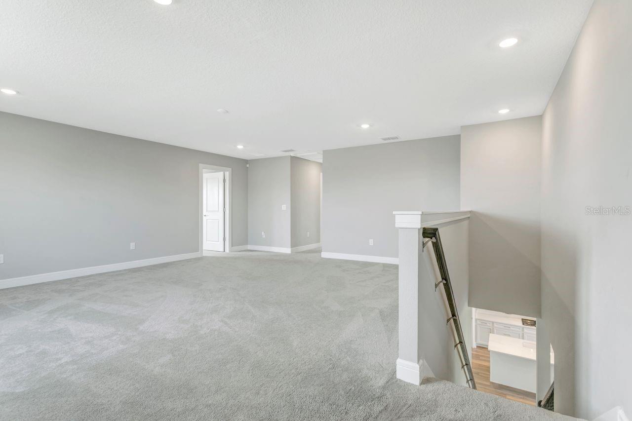 9909 LONGMEADOW AVE — photo 22