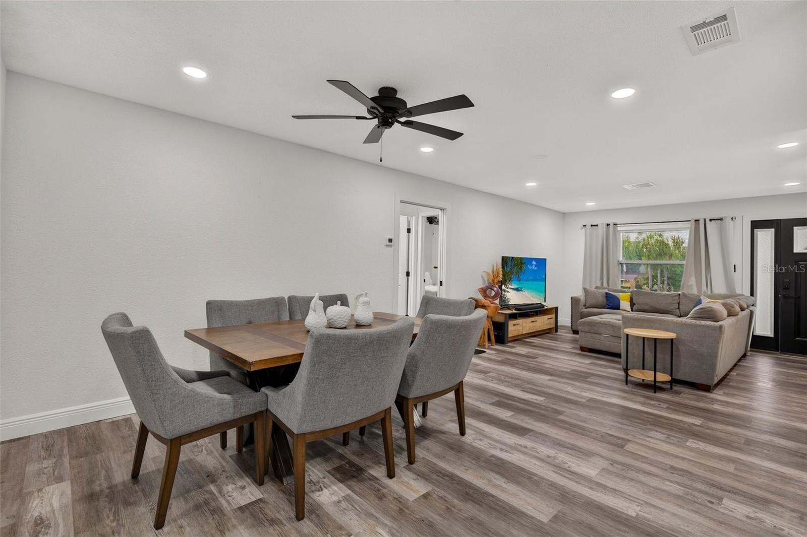 1435 BURNING TREE RD — photo 10