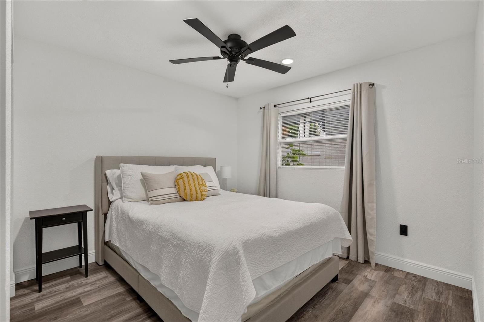 1435 BURNING TREE RD — photo 26