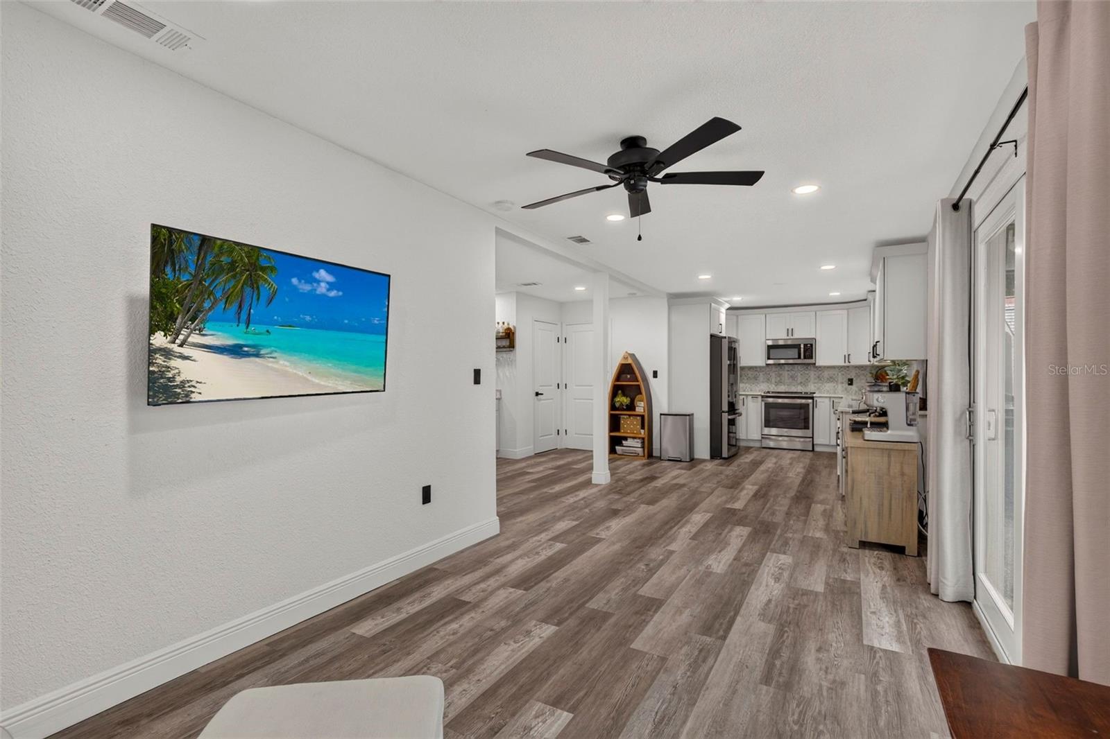1435 BURNING TREE RD — photo 18