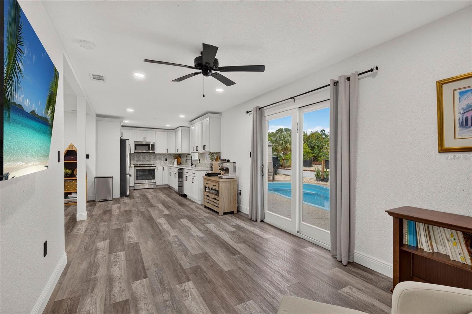 1435 BURNING TREE RD — photo 17
