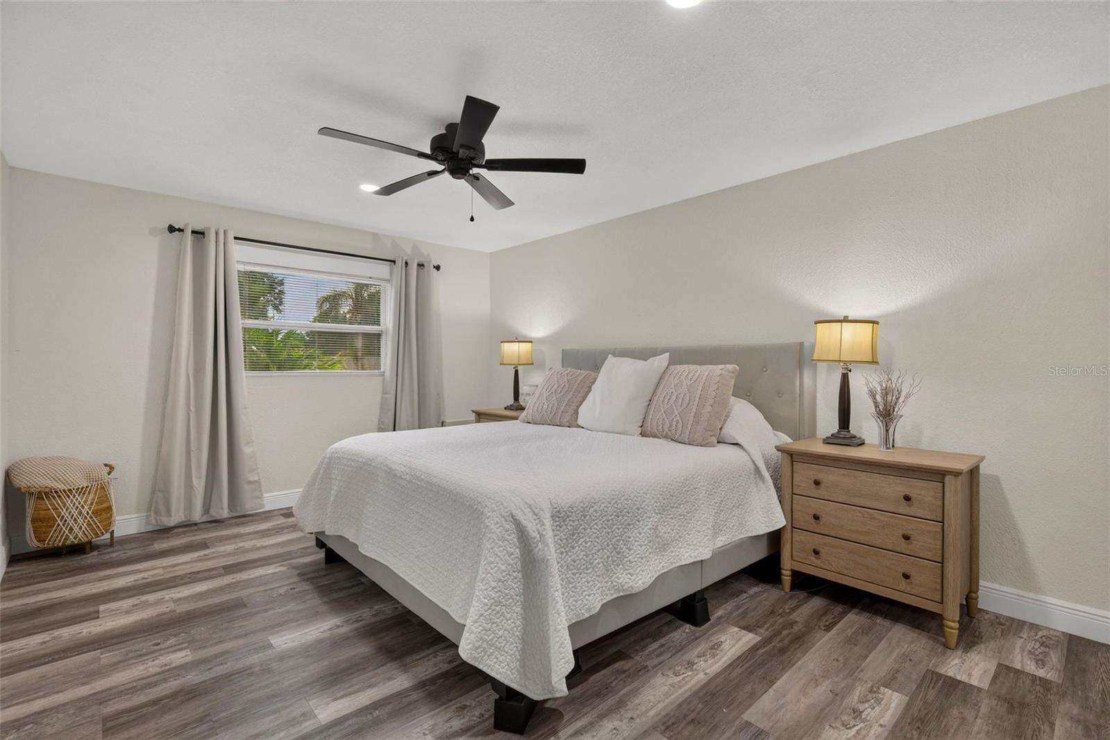 1435 BURNING TREE RD — photo 34