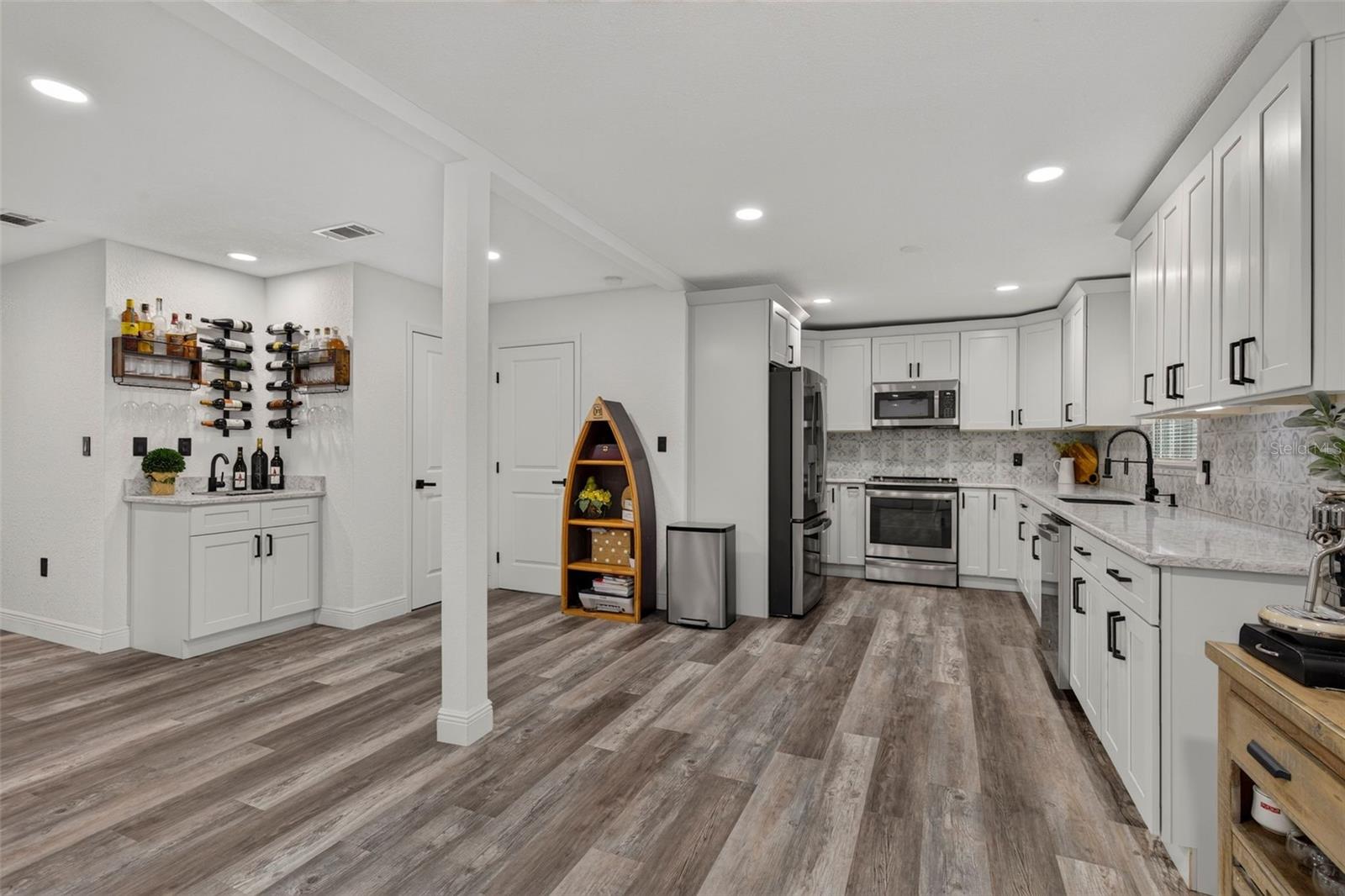 1435 BURNING TREE RD — photo 19