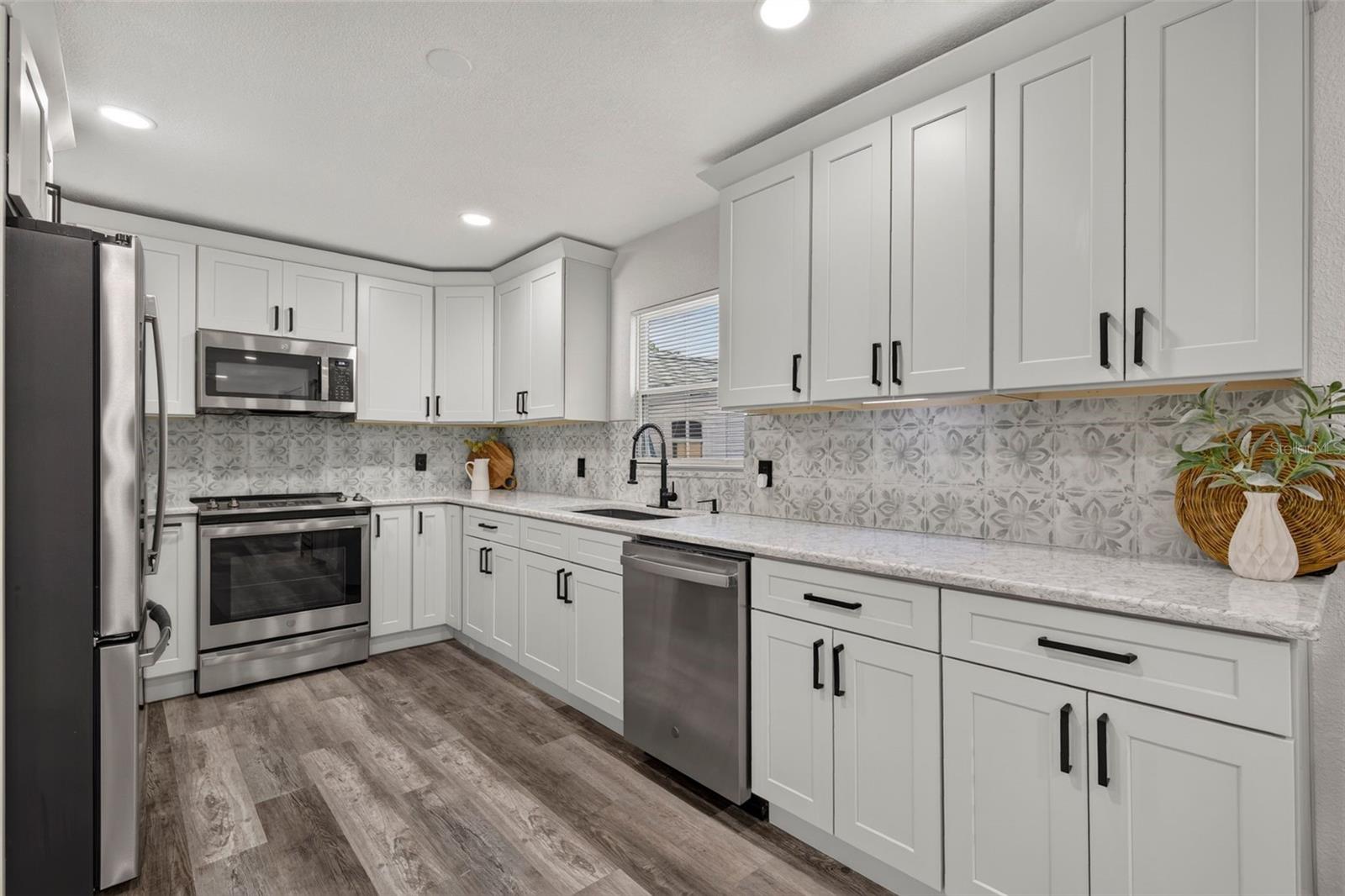 1435 BURNING TREE RD — photo 21