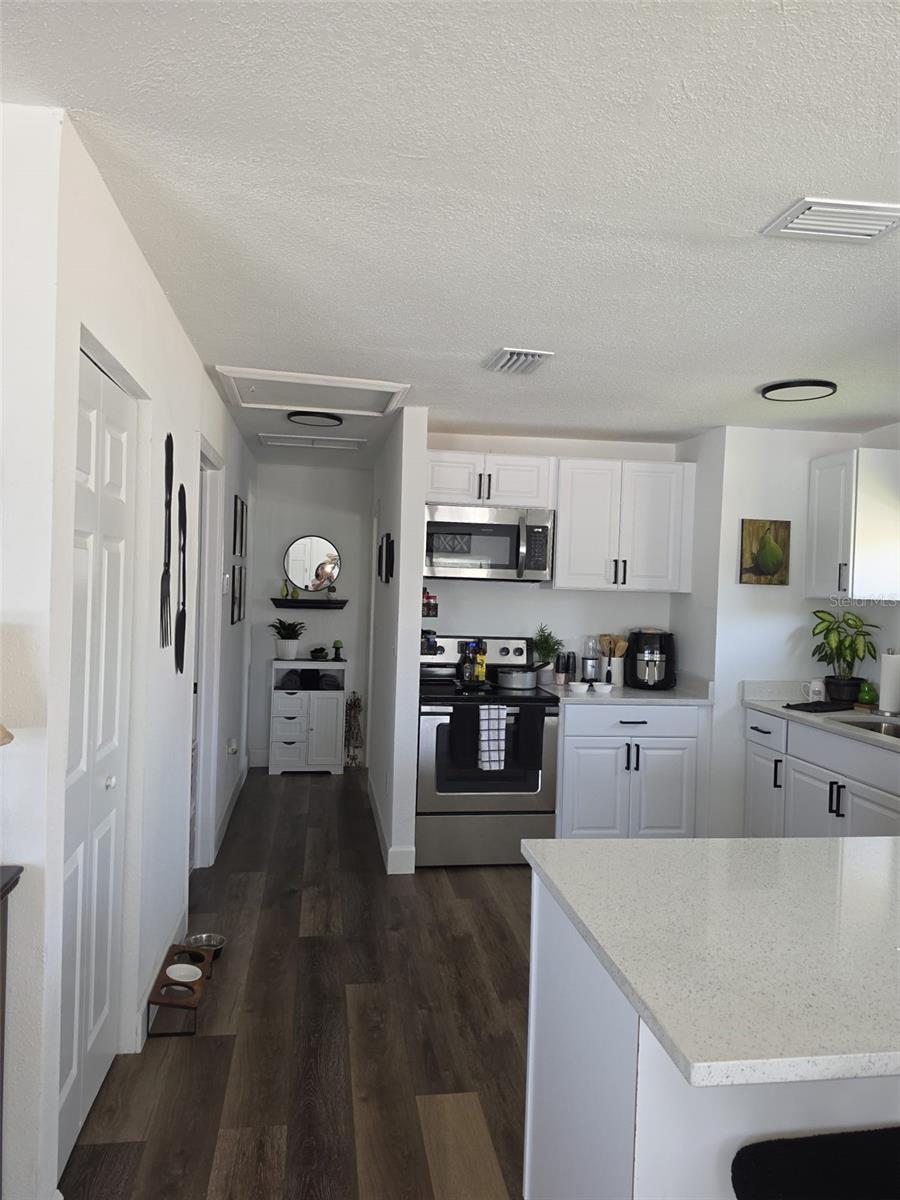 121 BAY ST — photo 9