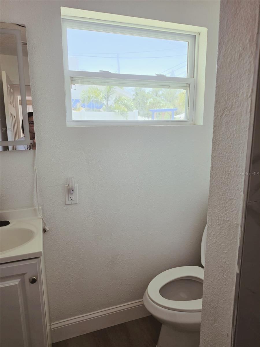121 BAY ST — photo 14