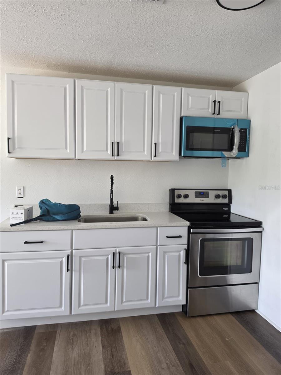 121 BAY ST — photo 25